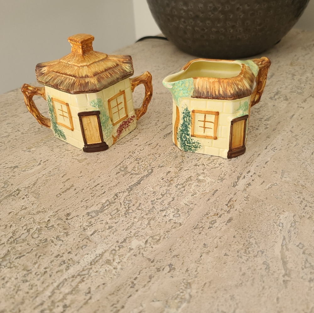 Cream and Brown Cottage Serveware Set